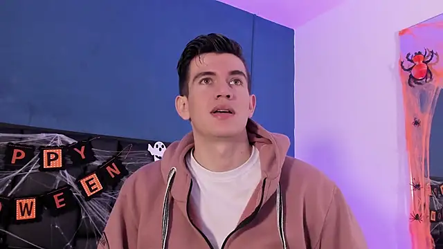 Snapshot of MikaelSlow chatting on November 2, 4:15 am MikaelSlow online show from November 2, 4:15 am