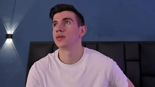 Snapshot of MikaelSlow chatting on November 2, 10:23 pm MikaelSlow online show from November 2, 10:23 pm