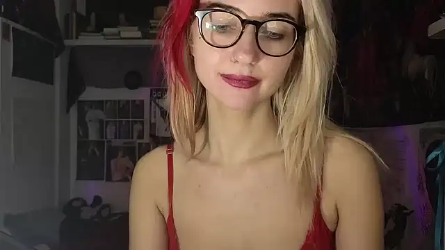 Snapshot of TatianaRomanov chatting on February 3, 10:26 pm TatianaRomanov online show from February 3, 10:26 pm