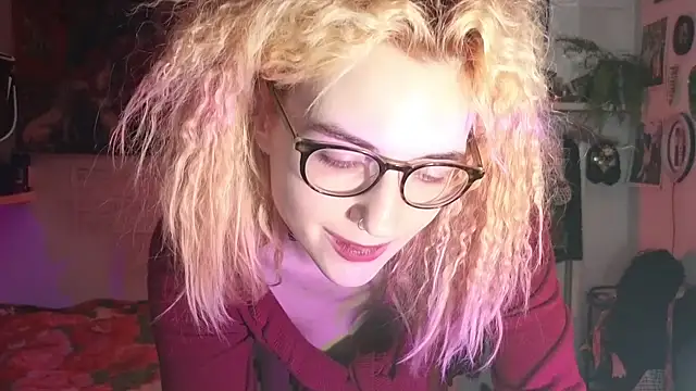 Snapshot of TatianaRomanov chatting on March 15, 9:21 pm TatianaRomanov online show from March 15, 9:21 pm