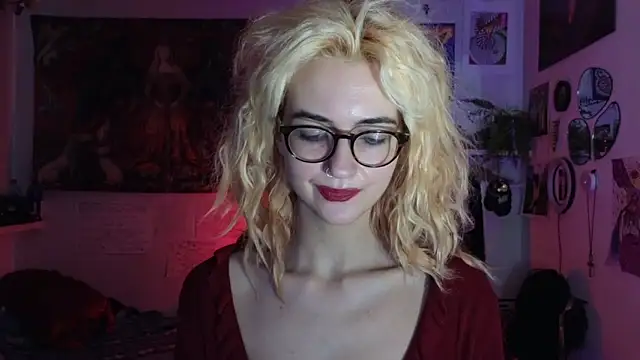 Snapshot of TatianaRomanov chatting on March 23, 9:30 pm TatianaRomanov online show from March 23, 9:30 pm
