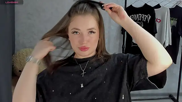 Diana twerk online show from May 5, 9:39 am