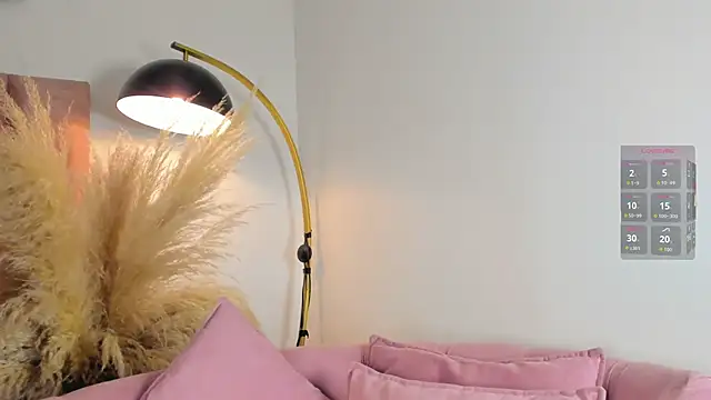 Snapshot of im_alejandra_ chatting on March 29, 4:01 am im alejandra online show from March 29, 4:01 am