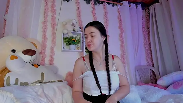 Snapshot of Idara_and_Edahi01 chatting on September 18, 9:00 am Idara and Edahi01 online show from September 18, 9:00 am