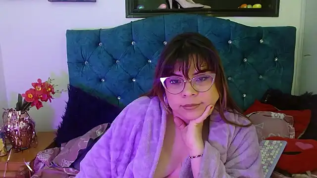 Snapshot of EmmaCoxx chatting on January 26, 5:34 am EmmaCoxx online show from January 26, 5:34 am