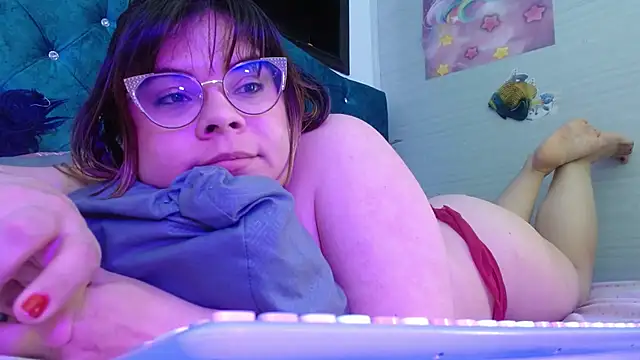 Snapshot of EmmaCoxx chatting on January 28, 2:53 pm EmmaCoxx online show from January 28, 2:53 pm