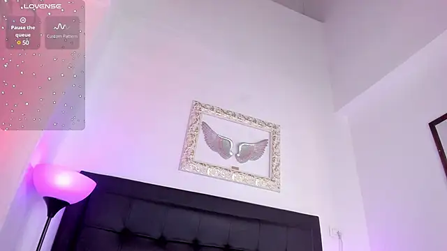 Mia 222 online show from February 9, 12:30 pm