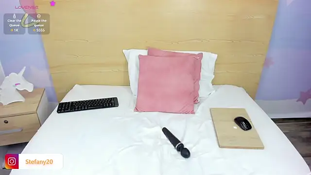 amor smith  online show from January 17, 9:17 am