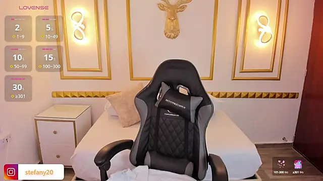 amor smith  online show from March 18, 2:58 am