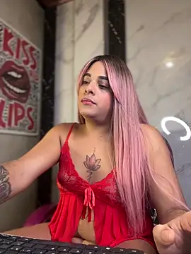 Snapshot of tattys_sexy chatting on March 21, 3:33 am tattys sexy online show from March 21, 3:33 am