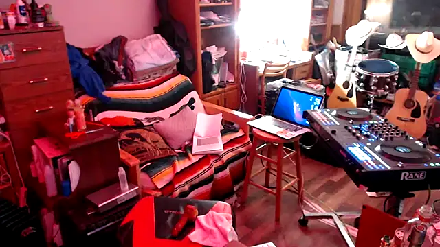 tongueispowerr6d9 online show from February 11, 5:47 am