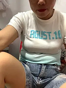 Baby-bigtits online show from October 30, 12:45 am