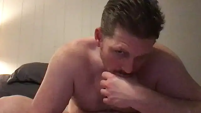 Snapshot of Rock_Pierce chatting on September 21, 8:21 pm Rock Pierce online show from September 21, 8:21 pm