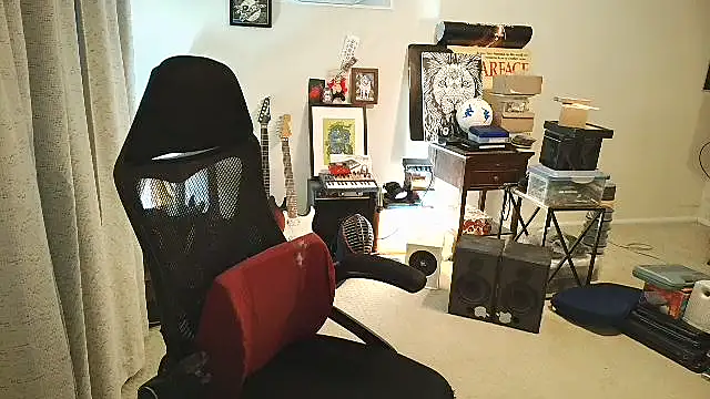 Snapshot of Rock_Pierce chatting on October 18, 11:11 am Rock Pierce online show from October 18, 11:11 am