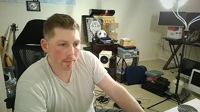 Snapshot of Rock_Pierce chatting on October 21, 6:47 am Rock Pierce online show from October 21, 6:47 am