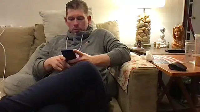 Snapshot of Rock_Pierce chatting on October 22, 11:37 pm Rock Pierce online show from October 22, 11:37 pm