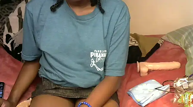 Snapshot of sweet_rozie chatting on March 8, 4:06 pm sweet rozie online show from March 8, 4:06 pm
