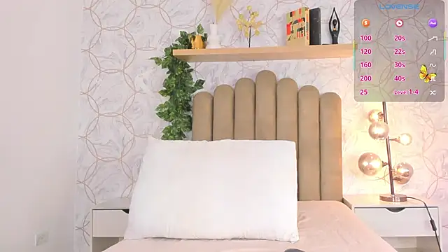 Snapshot of Roma__love chatting on October 16, 11:55 am Roma love online show from October 16, 11:55 am