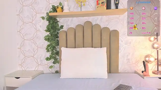 Snapshot of Roma__love chatting on October 20, 12:27 pm Roma love online show from October 20, 12:27 pm