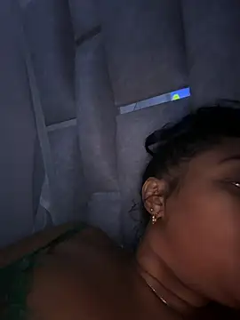 Snapshot of NaiomyLanes chatting on March 12, 3:23 am NaiomyLanes online show from March 12, 3:23 am