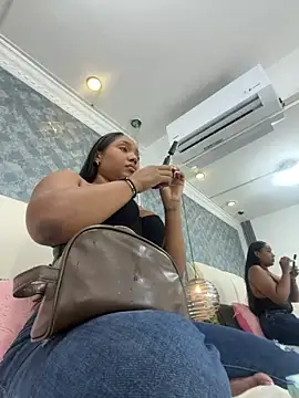 Snapshot of NaiomyLanes chatting on March 26, 12:00 pm NaiomyLanes online show from March 26, 12:00 pm