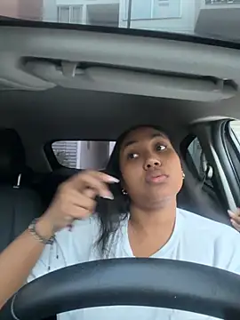 Snapshot of NaiomyLanes chatting on April 1, 11:22 am NaiomyLanes online show from April 1, 11:22 am