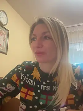 Snapshot of Your_Dayana chatting on December 14, 6:24 am Your Dayana online show from December 14, 6:24 am