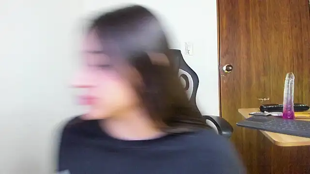 Snapshot of Sophie_spencer1 chatting on October 10, 4:11 am Sophie spencer1 online show from October 10, 4:11 am