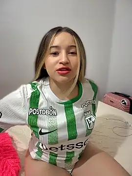 Snapshot of Sophie_spencer1 chatting on March 18, 2:47 am Sophie spencer1 online show from March 18, 2:47 am