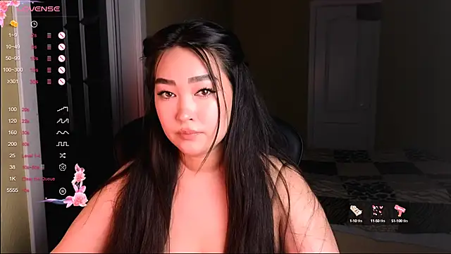 Snapshot of Erica_Wayne chatting on January 19, 11:23 am Erica Wayne online show from January 19, 11:23 am