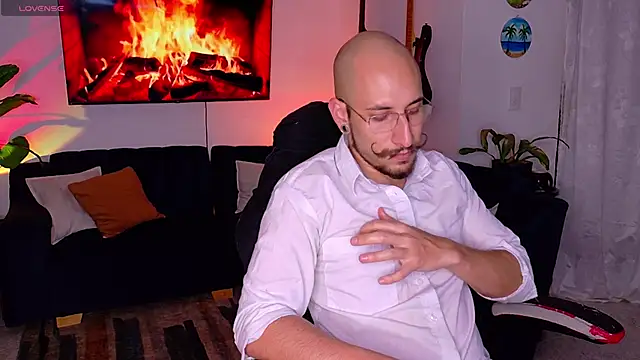 Snapshot of pandorabeker chatting on March 13, 1:12 am pandorabeker online show from March 13, 1:12 am