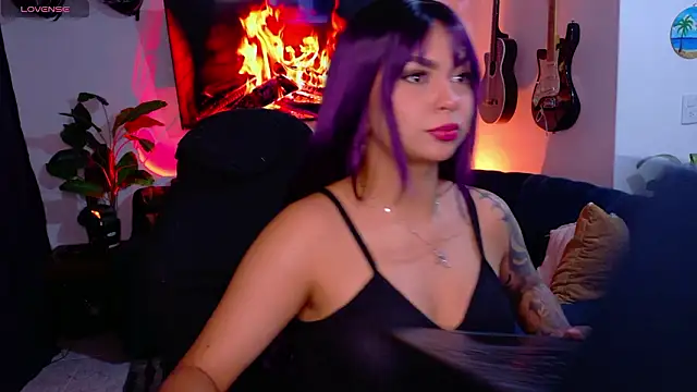 Snapshot of pandorabeker chatting on March 24, 12:48 am pandorabeker online show from March 24, 12:48 am