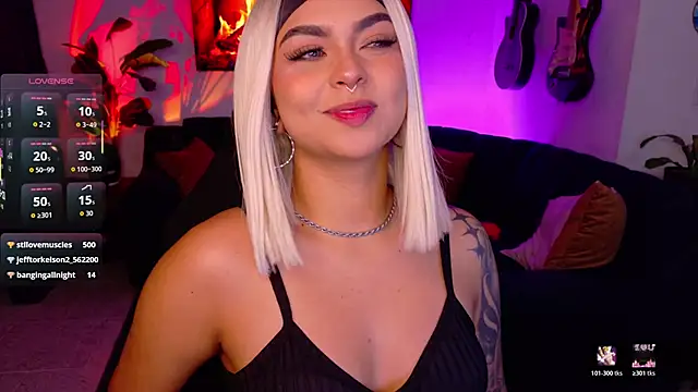 Snapshot of pandorabeker chatting on March 25, 1:11 am pandorabeker online show from March 25, 1:11 am