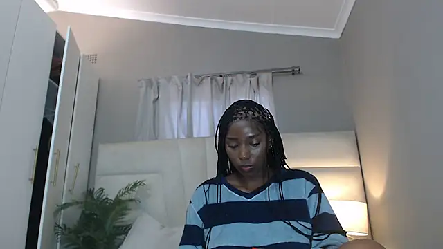 naughtyblackdolie online show from October 3, 8:00 am