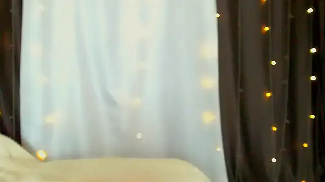 Snapshot of Adriana_Sweet_24 chatting on October 24, 10:00 am Adriana Sweet 24 online show from October 24, 10:00 am