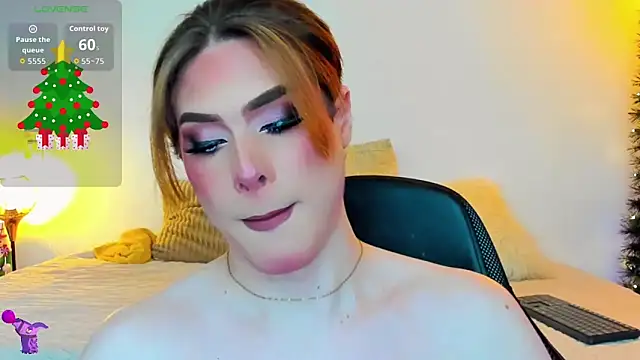 Snapshot of mike_blossom chatting on December 20, 2:35 pm mike blossom online show from December 20, 2:35 pm