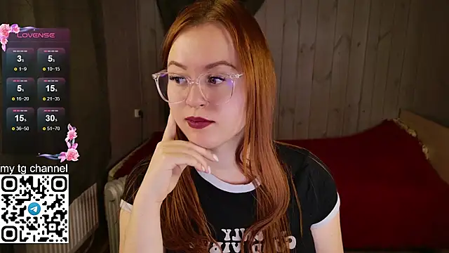 Snapshot of Lila_Pitt chatting on January 5, 8:52 pm Lila Pitt online show from January 5, 8:52 pm
