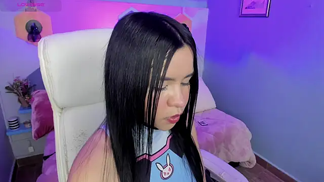 Snapshot of Hanna__Becker_ chatting on December 14, 4:23 am Hanna Becker online show from December 14, 4:23 am