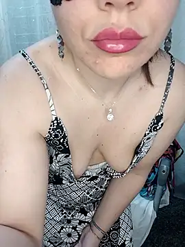 SexySweetPaola online show from May 8, 8:08 am