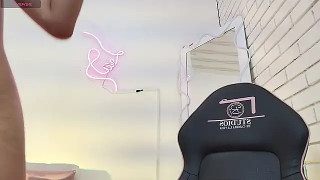 Snapshot of Pia_tay chatting on September 23, 7:17 pm Pia tay online show from September 23, 7:17 pm