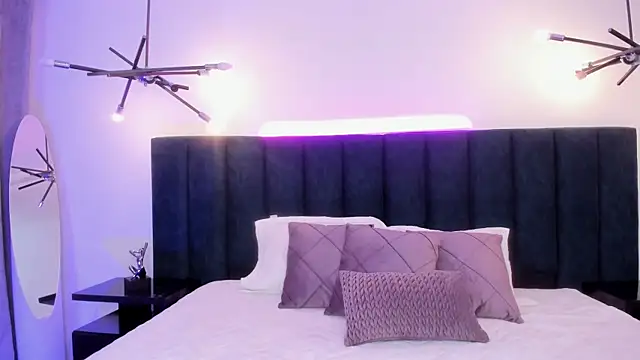 Snapshot of alaia7h chatting on April 5, 7:44 pm alaia7h online show from April 5, 7:44 pm