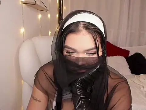 Snapshot of Daisy_20x_ chatting on October 20, 5:52 am Daisy 20x online show from October 20, 5:52 am