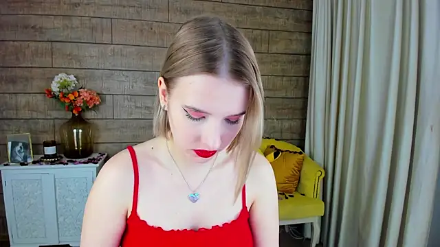 LiliLinn online show from February 14, 8:10 am