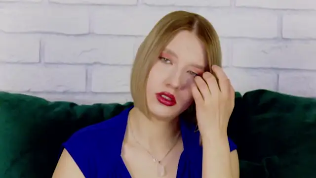 LiliLinn online show from February 24, 5:11 am