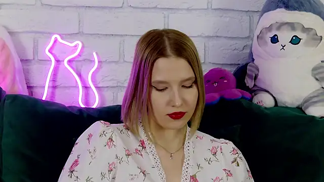 LiliLinn online show from March 12, 11:31 am