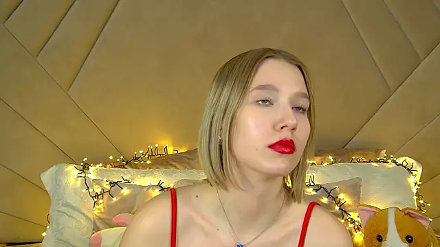 LiliLinn online show from March 17, 2:45 pm