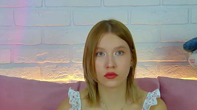 LiliLinn online show from October 7, 4:42 am