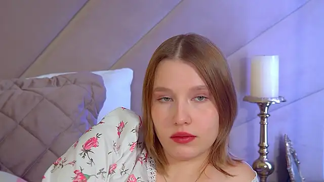 LiliLinn online show from December 16, 6:40 am