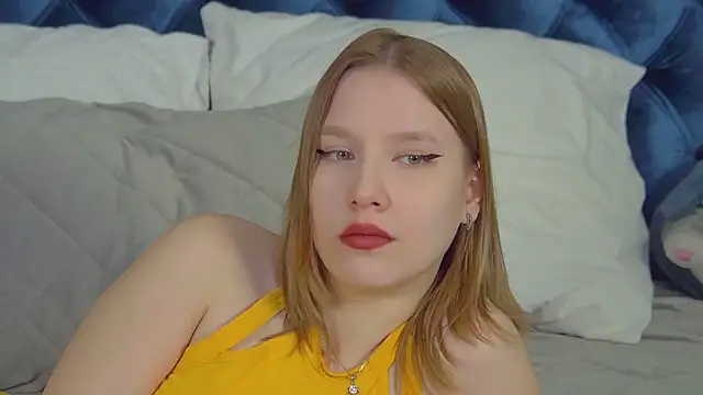 LiliLinn online show from May 8, 4:51 am