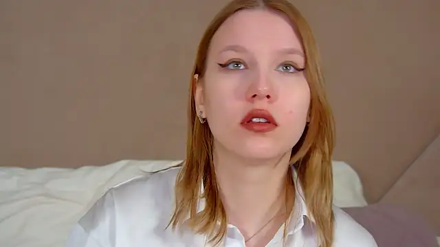 LiliLinn online show from May 19, 4:41 am